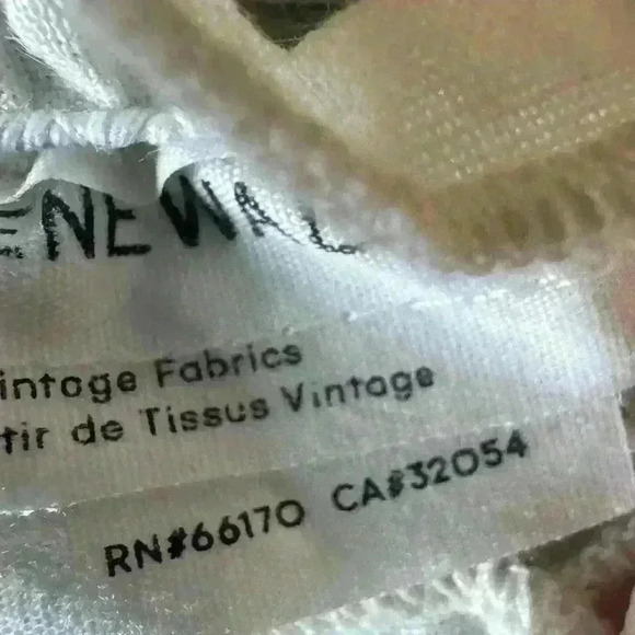 Urban Outfitters Cream Smocked Ruffle Wide Strap Cropped Tank Top Cami Size M - Picture 3 of 4